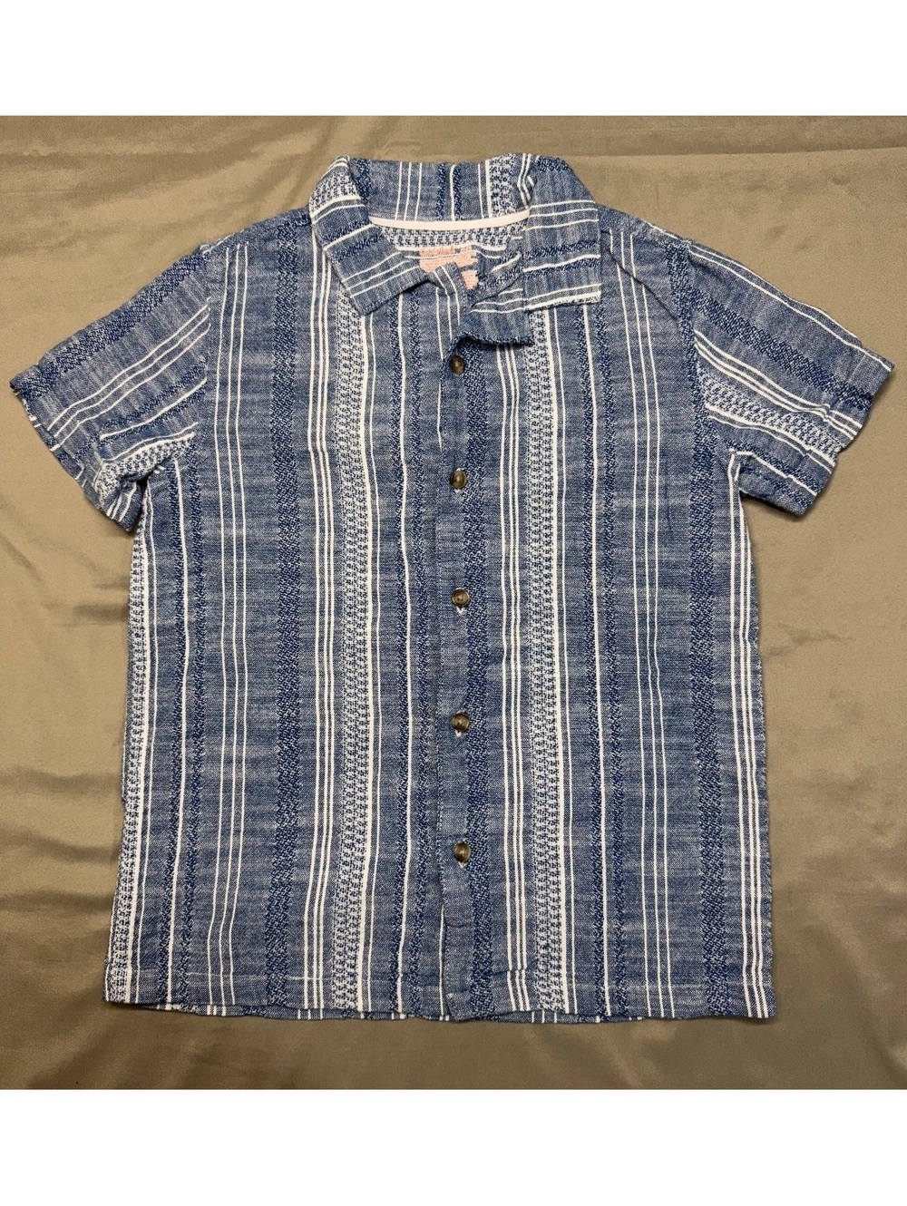 Cat & Jack Boys' Blue and White Striped Short Sleeve Button-Up Shirt Size M (8)